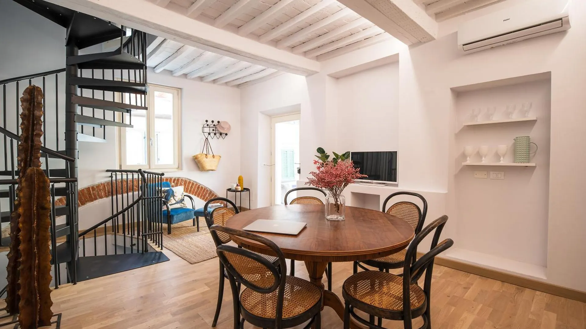 Saliscendi Apartment Pietrasanta